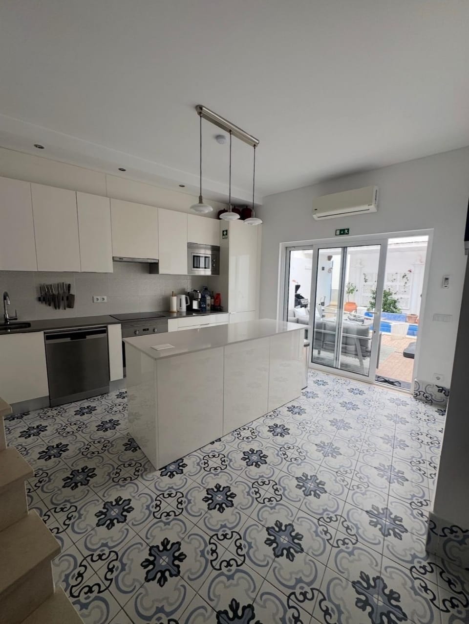 Casa Luz - Entire Villa with Private Pool & Sun Terrace House in Faro District