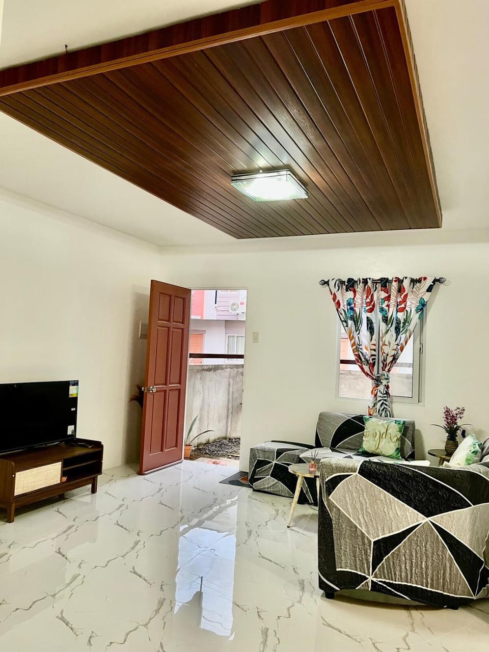 Communal lounge/ TV room, TV and multimedia, Living room, Seating area