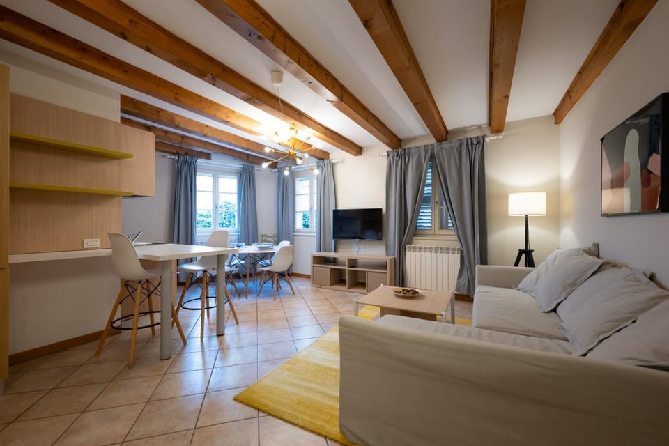 Communal lounge/ TV room, Living room, Seating area