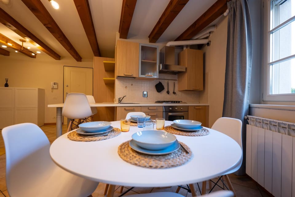 Kitchen or kitchenette, Dining area, kitchen