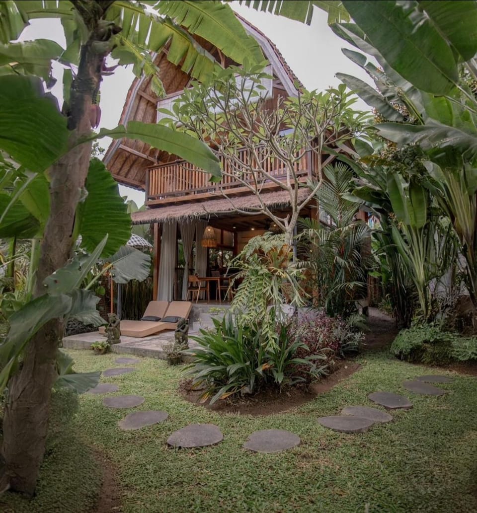 Property building, Day, Garden, Garden view
