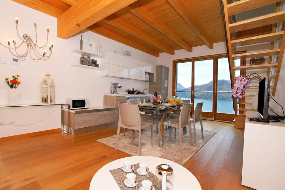 Living room, Lake view