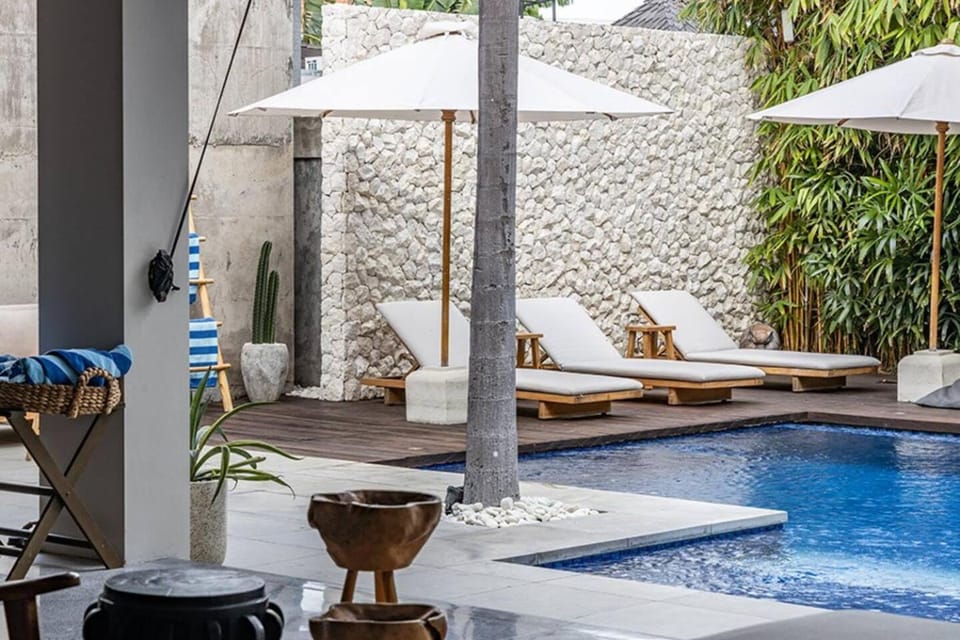 Canggu 4 Bed, Sleep up to 10, Butler, Cinema Villa in North Kuta