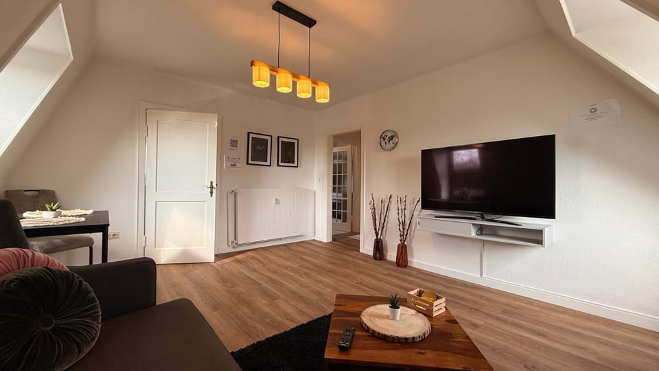 TV and multimedia, Kitchen or kitchenette, Living room, Seating area, Dining area, Evening entertainment