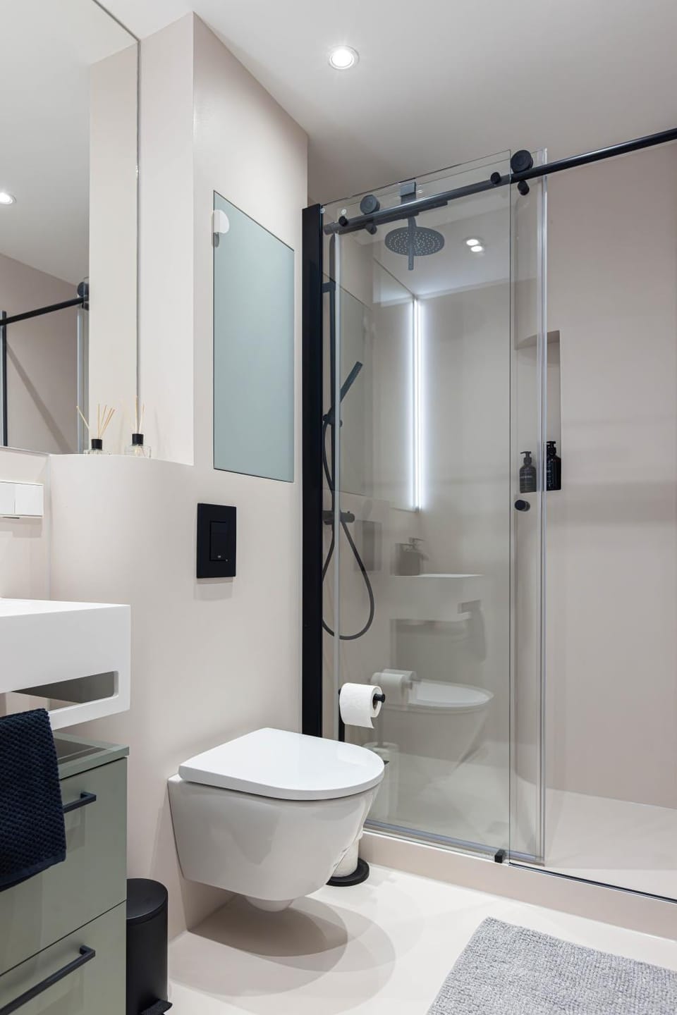 Shower, Toilet, Bathroom