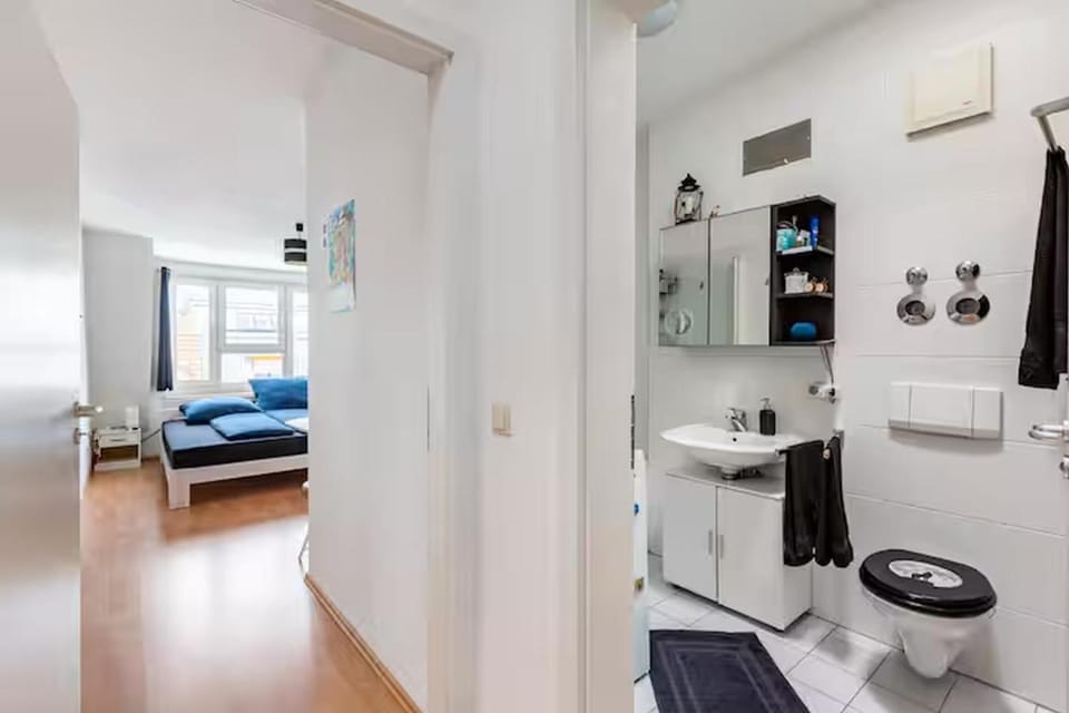 Bathroom, Photo of the whole room