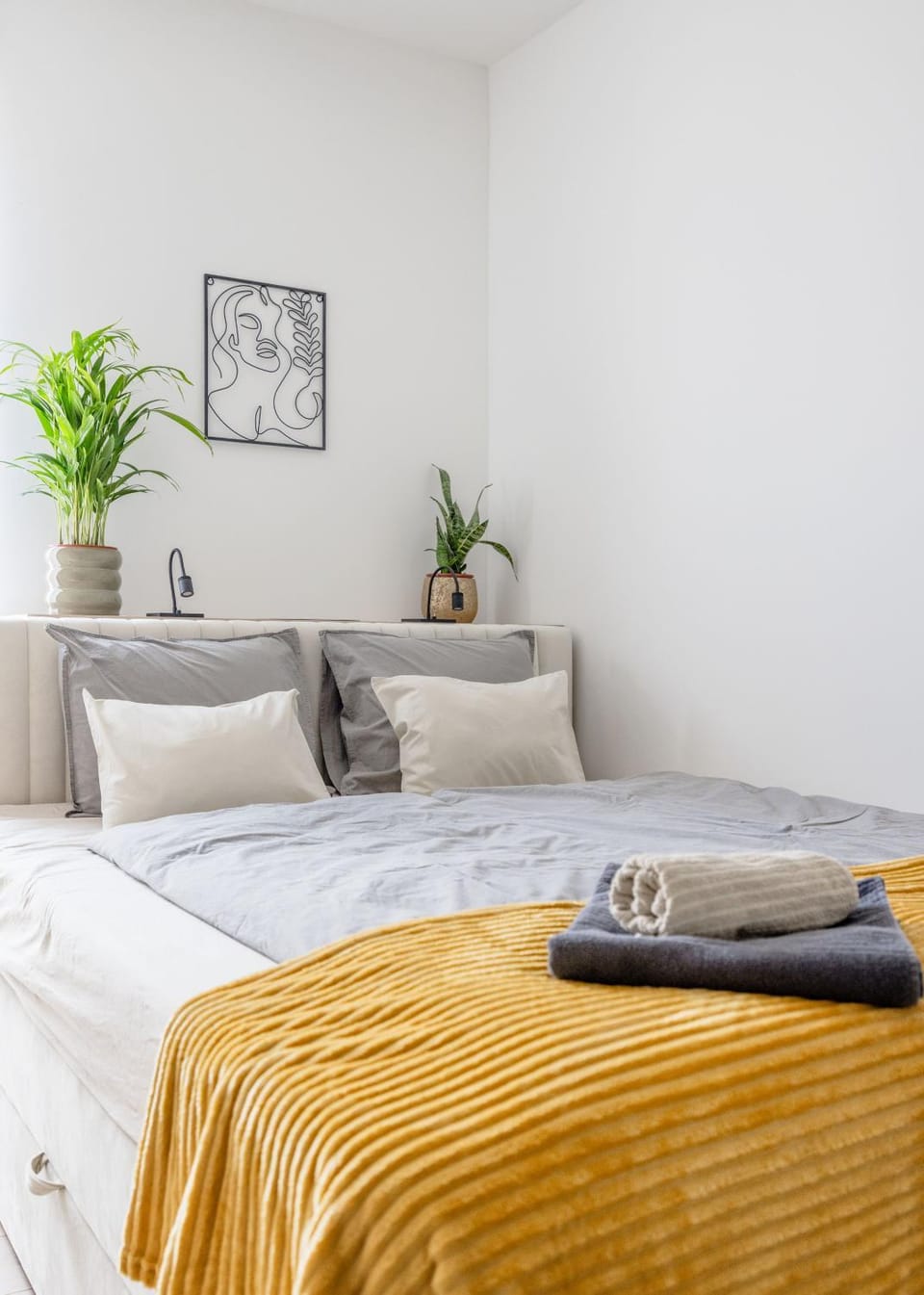 Bed, Bedroom