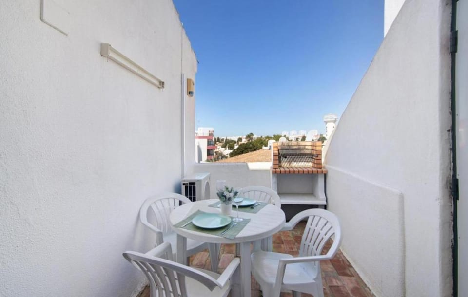 View (from property/room), Balcony/Terrace, Seating area