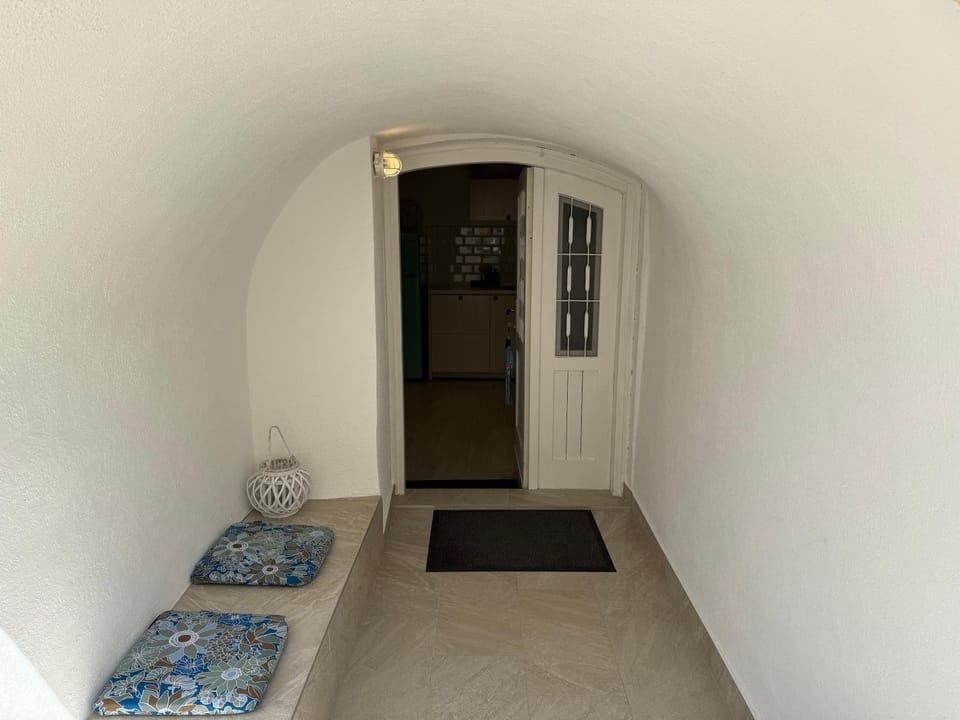 Facade/entrance, Seating area