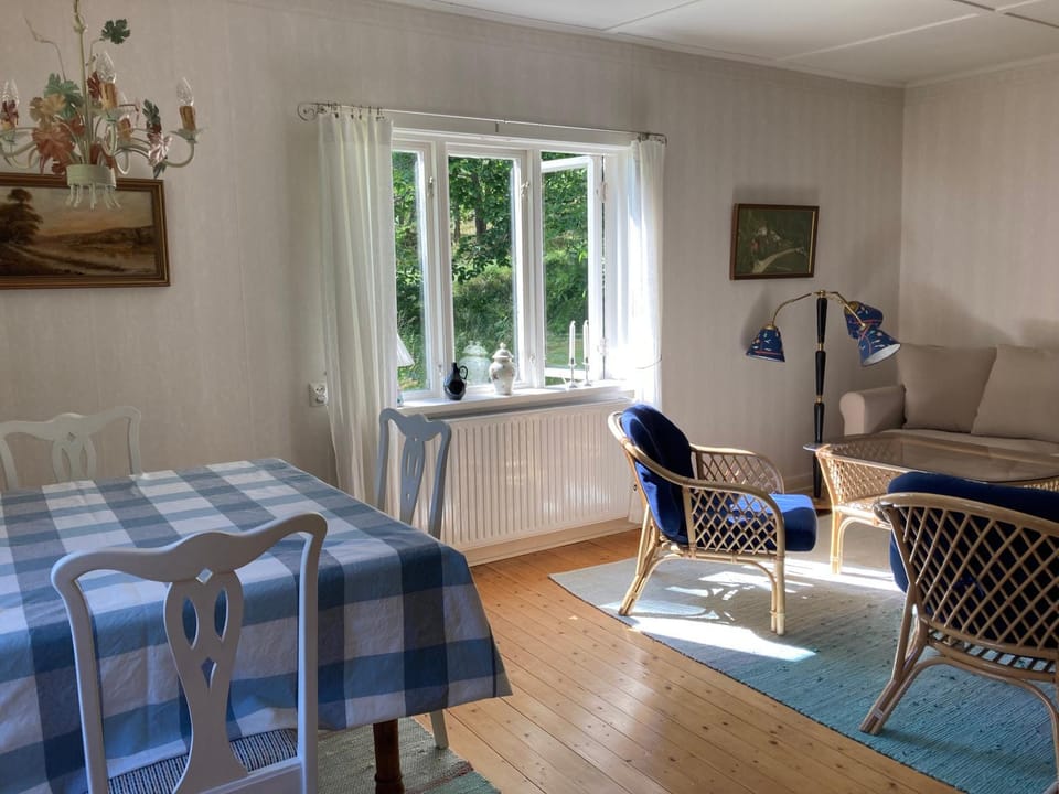 Lilla Halängen cottages, Mormors hus House in Västra Götaland County