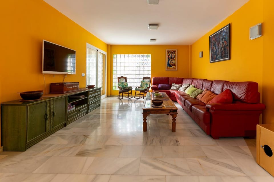 Communal lounge/ TV room, TV and multimedia, Living room