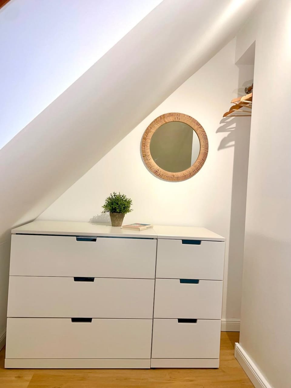 Bedroom, wardrobe