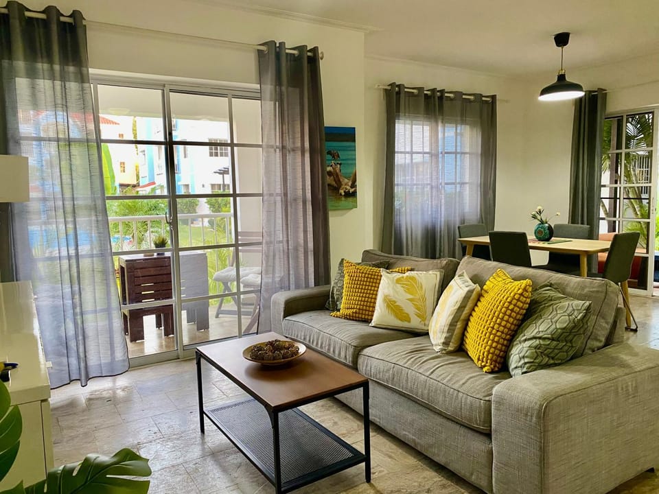 Living room, Seating area, Dining area