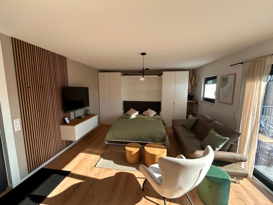 Photo of the whole room, Bedroom