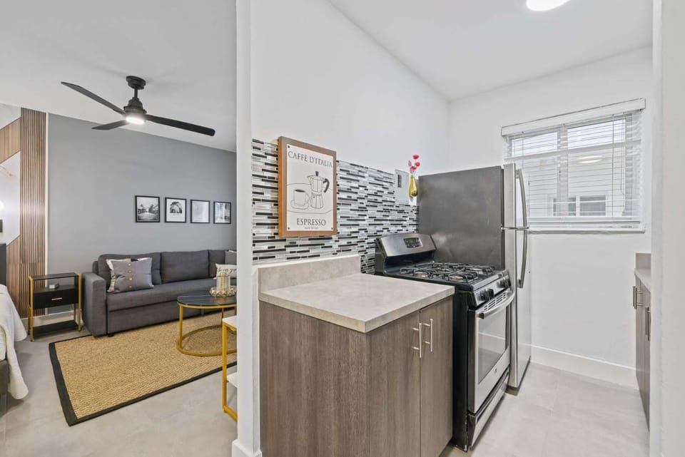 Miami Beach Studio Modern Oasis Apartment in Miami Beach
