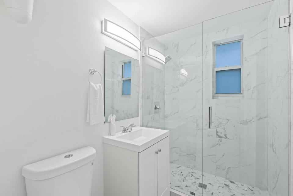 Miami Beach Studio Modern Oasis Apartment in Miami Beach