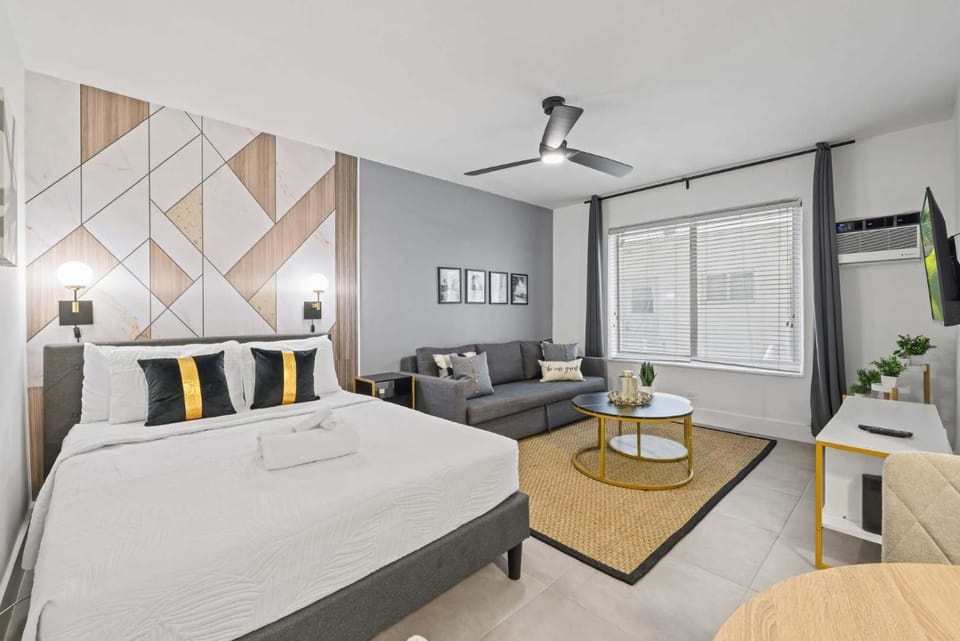 Miami Beach Studio Modern Oasis Apartment in Miami Beach