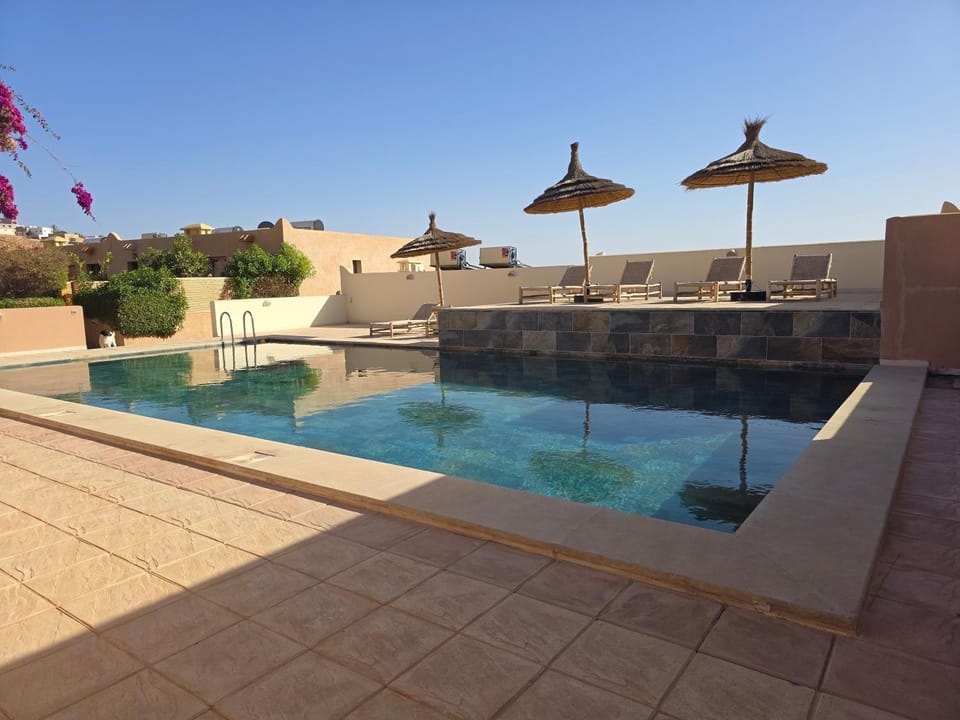 Solarium, Swimming pool