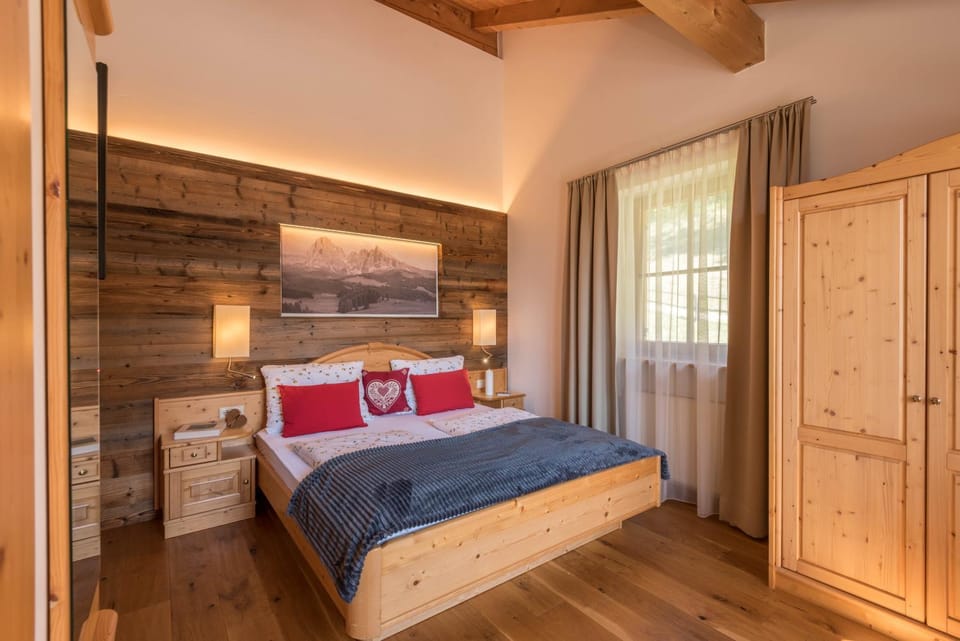 Property building, Living room, Bedroom
