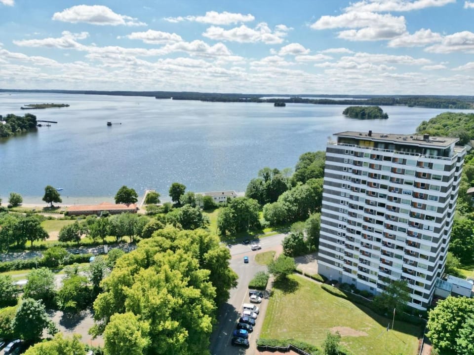 MOOI Junior-Suite mit atemberaubendem Seeblick und Netflix Apartment in Plön
