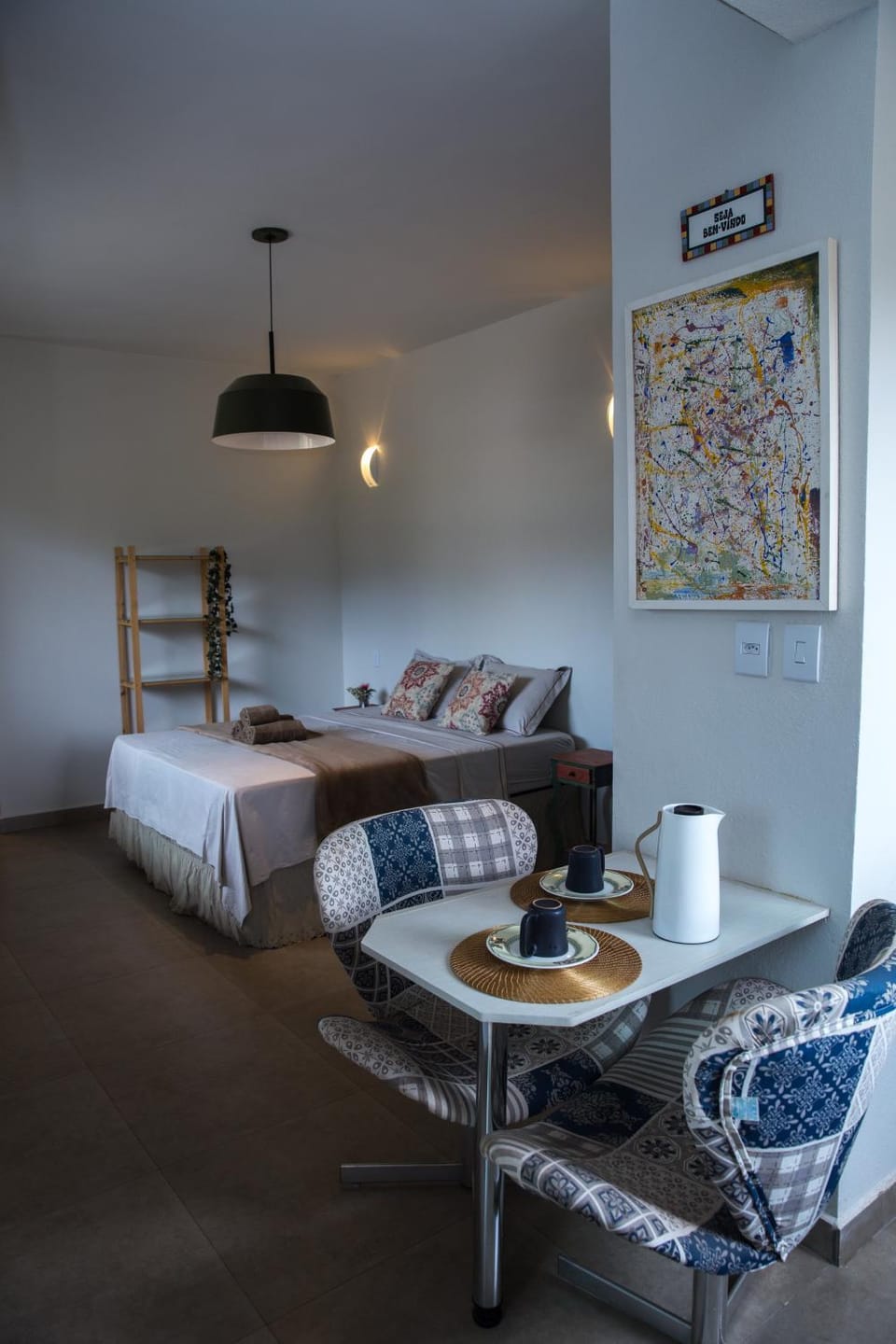 Bed, Living room, Photo of the whole room, Dining area, Bedroom