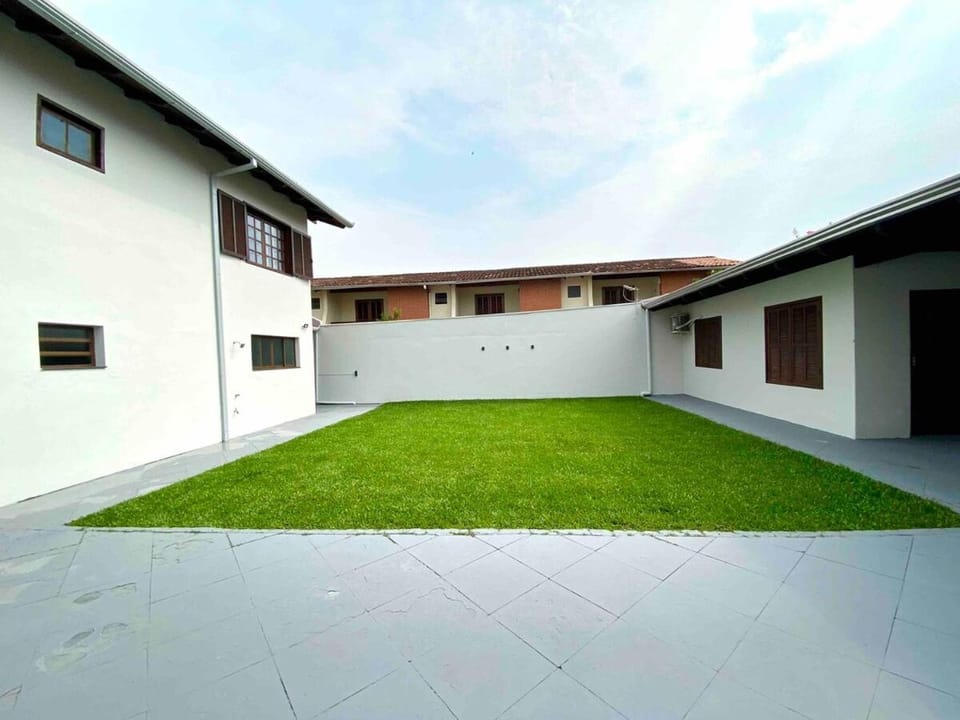 Caiobá - Casa 4 quartos com AR, espaçosa e perto do mar House in State of Paraná