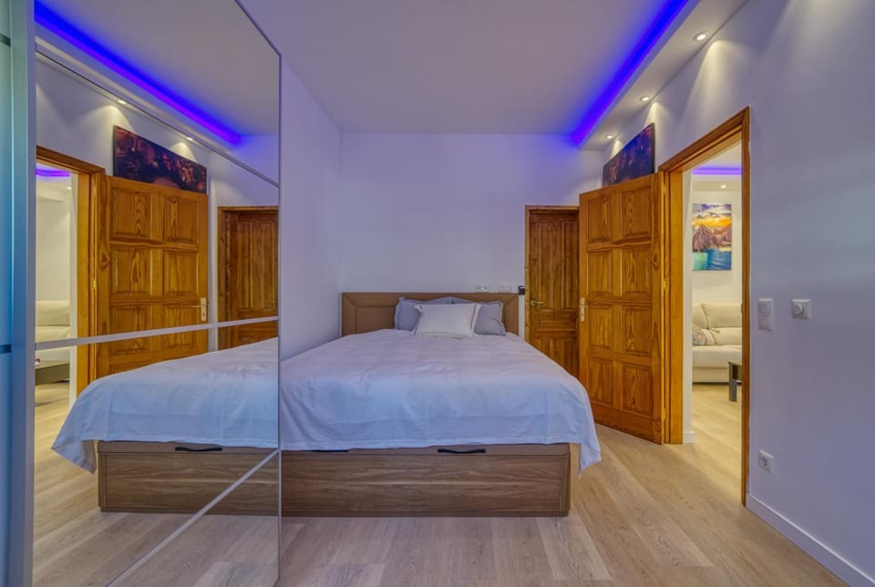 Bed, Photo of the whole room, Bedroom, wardrobe