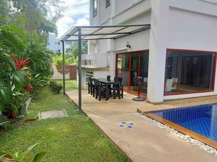 Patio, Day, Garden, Garden view, Pool view, Swimming pool, sunbed