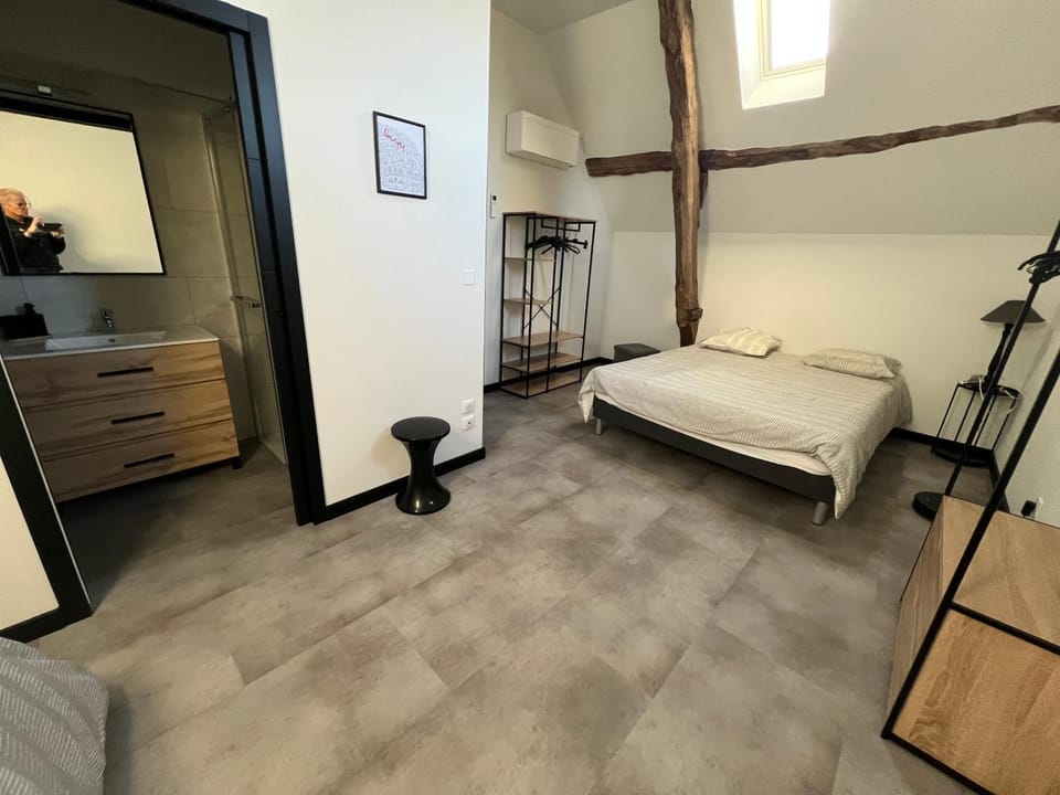 Bed, Photo of the whole room, wardrobe
