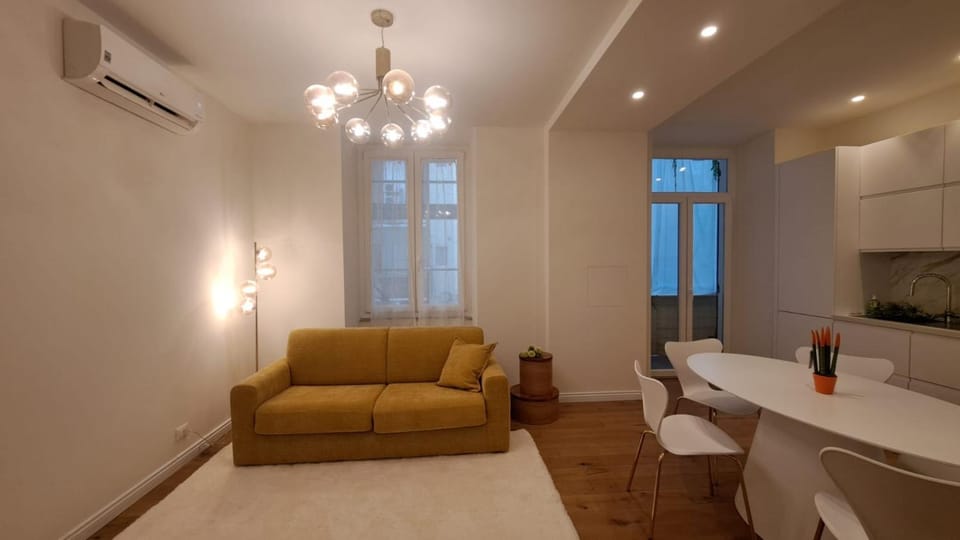 Living room, air conditioner