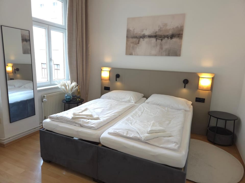 Photo of the whole room, Bedroom