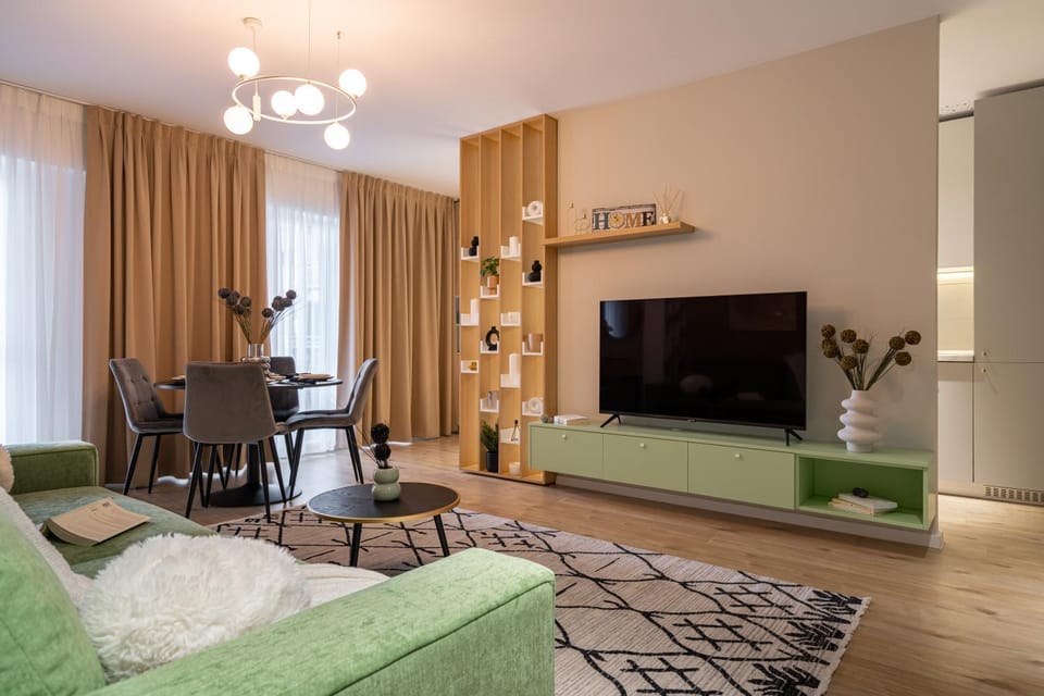 TV and multimedia, Living room, Seating area, Dining area, Evening entertainment