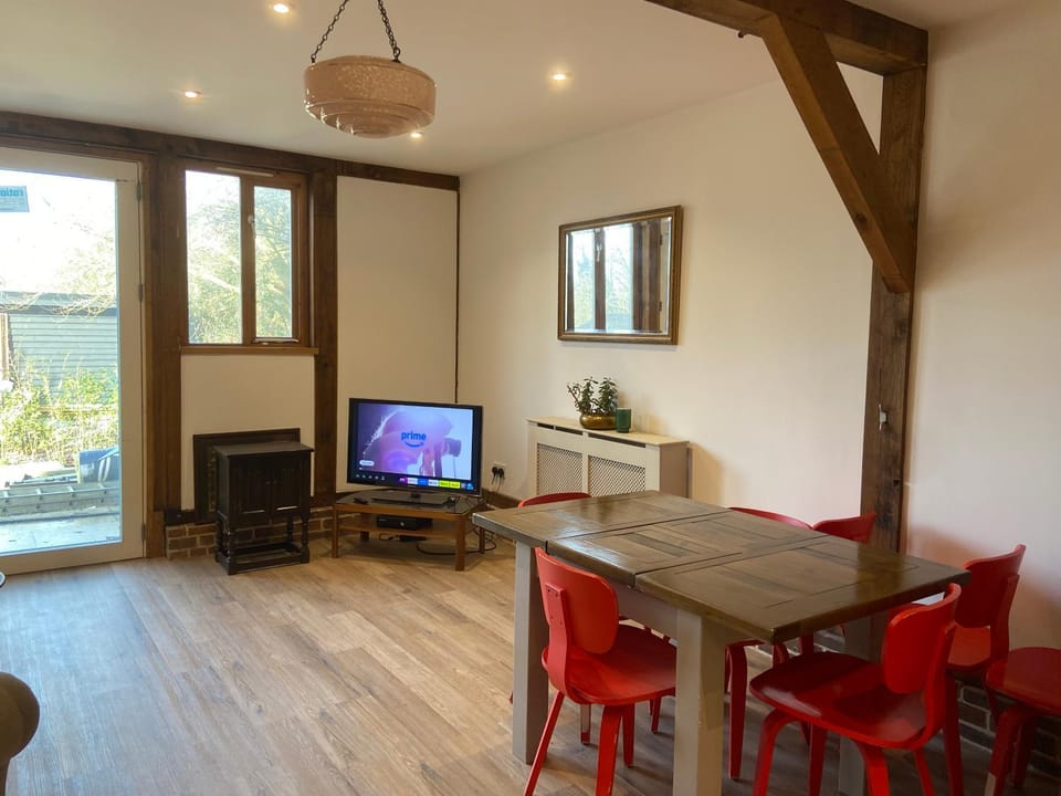 Living room, Dining area, Evening entertainment