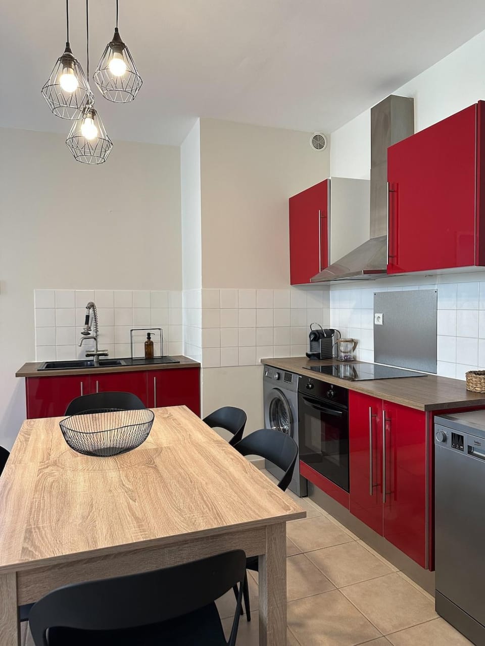 Kitchen or kitchenette, Dining area, dishwasher, oven