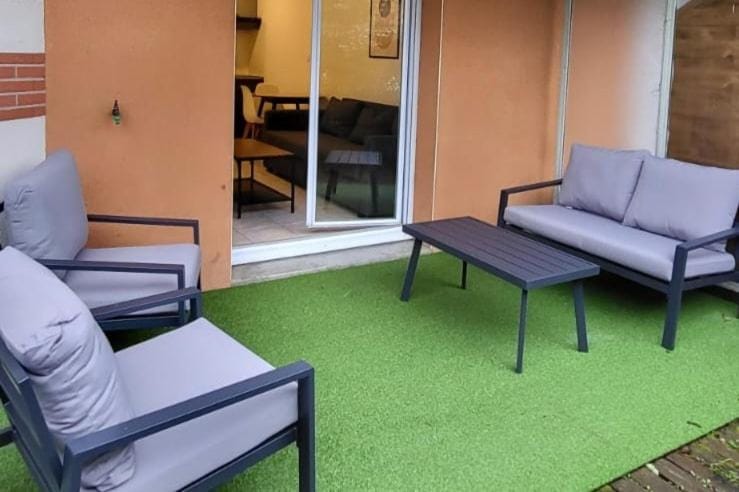 Beau soleil - Résidence avec Parking et piscine - Proche airport Apartment in Toulouse