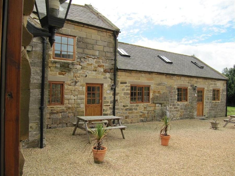 Broomfield's Cottages House in England