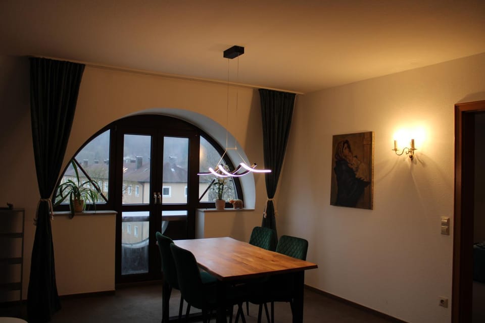 Seating area, Dining area