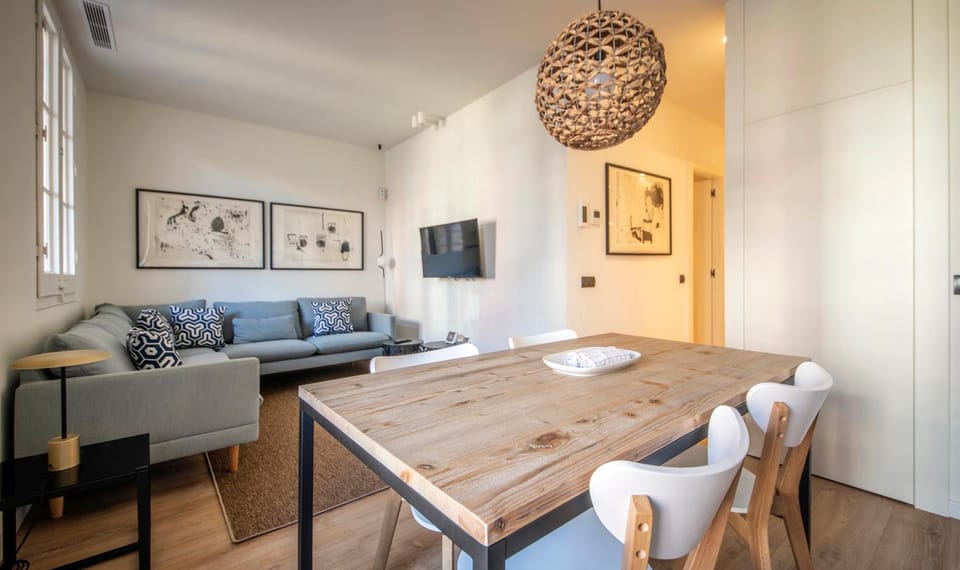Seating area, Dining area