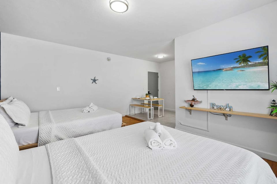 Studio Haven Miami Beach Steps to Sand Apartment in Miami Beach