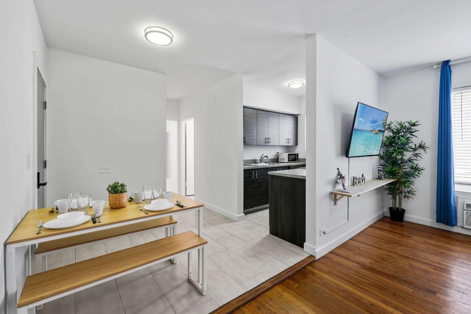 Studio Haven Miami Beach Steps to Sand Apartment in Miami Beach