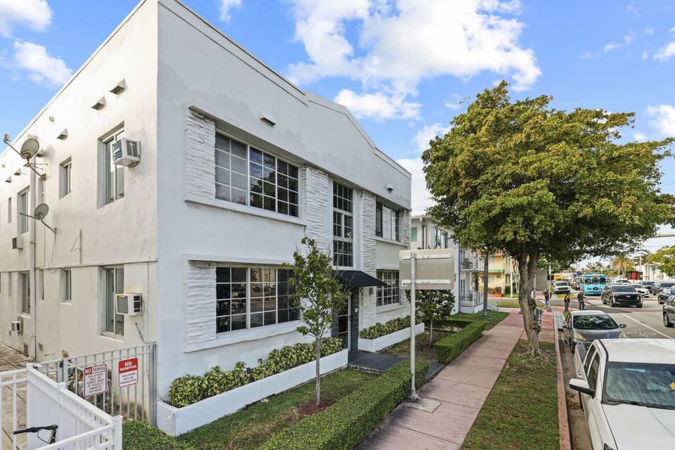 Studio Haven Miami Beach Steps to Sand Apartment in Miami Beach