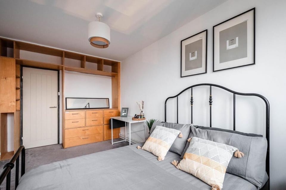 Bed, Bedroom, wardrobe