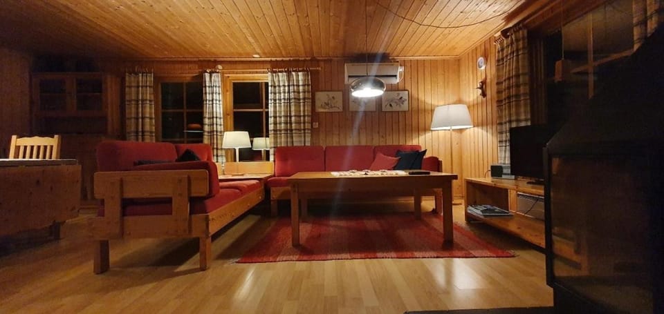 Sauna | Wi-Fi | Terrace | Wood stove | Cable TV House in Sweden