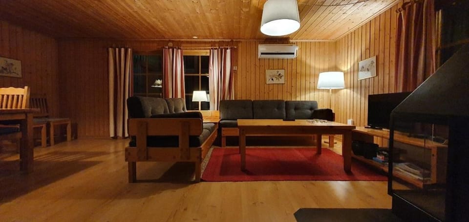 Sauna | Wi-Fi | Terrace | Wood stove | Cable TV House in Sweden