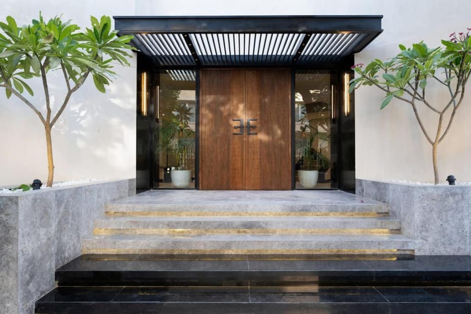 Facade/entrance