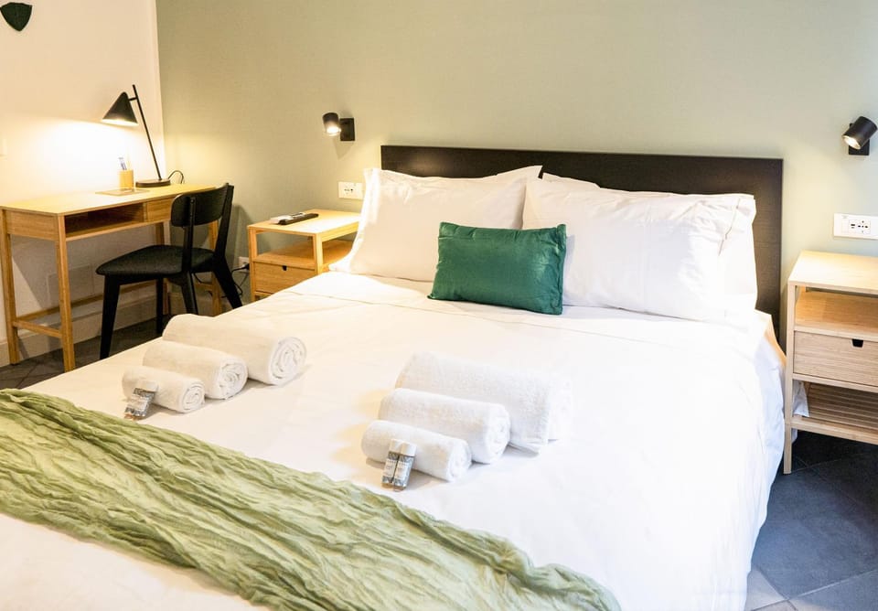 Bed, Photo of the whole room, Bedroom, towels