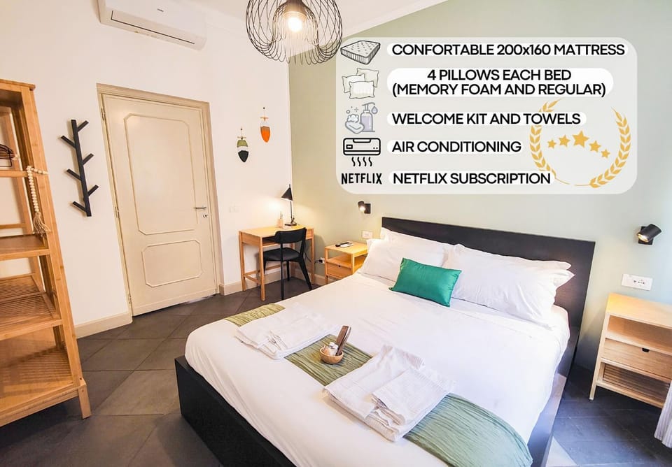 Bed, Photo of the whole room, Bedroom, wardrobe, air conditioner