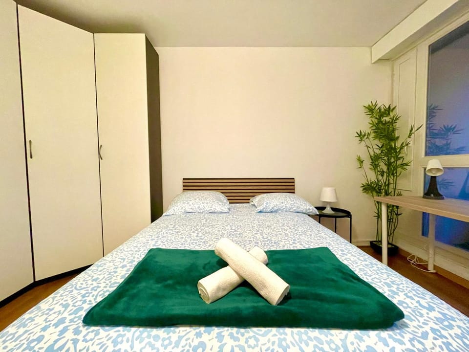 Bed, Balcony/Terrace, Photo of the whole room, Bedroom, towels, wardrobe