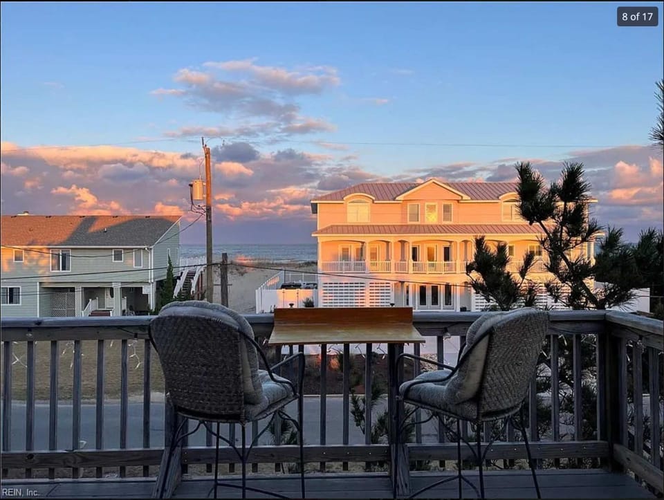Sojourn Ocean Dreams Sleeps 16 House in Sandbridge
