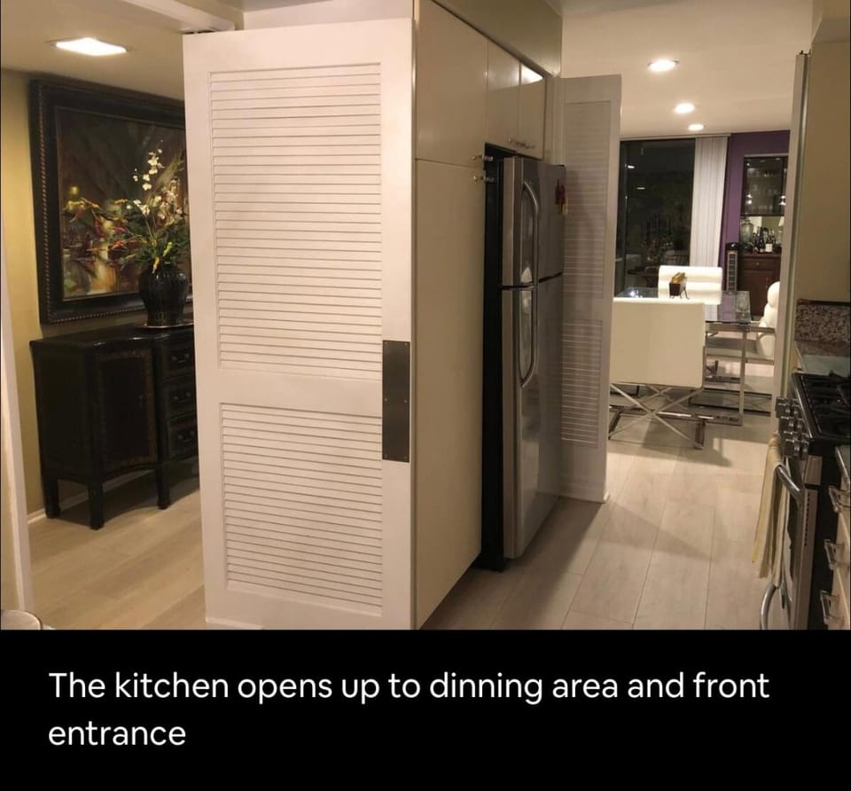 Best Location West LA Spacious condo with hottub Apartment in Westwood